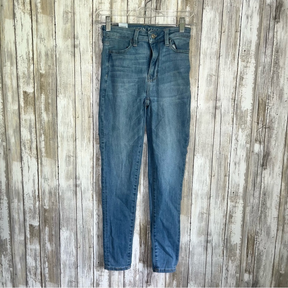 American Eagle Next Level Stretch Light Wash Super High Rise Jegging Short